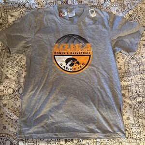 Iowa women’s basketball Hawkeyes youth size medium T-shirt, NWT.